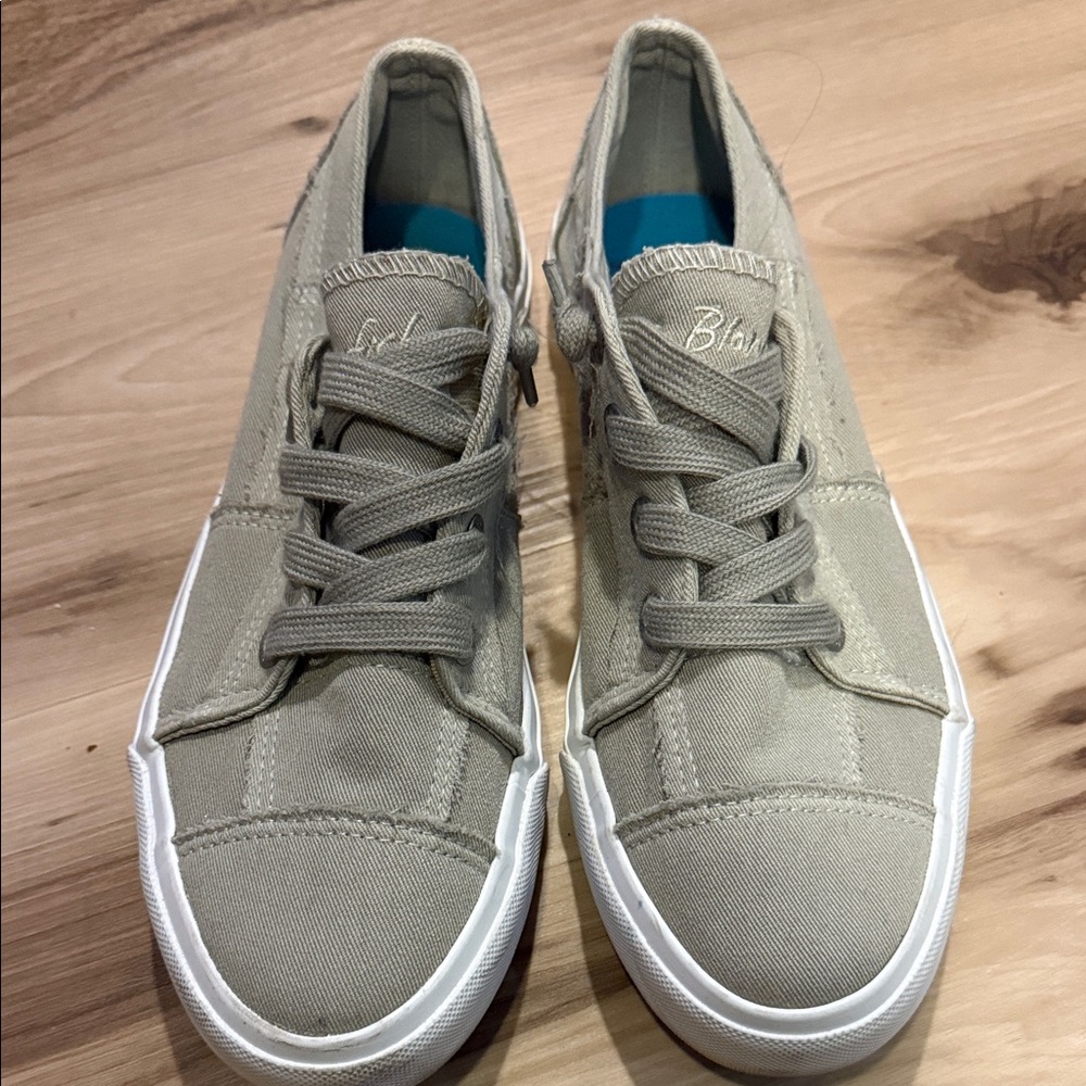 Blowfish Malibu Women's Olive/gray  Canvas Low-Top Sneakers